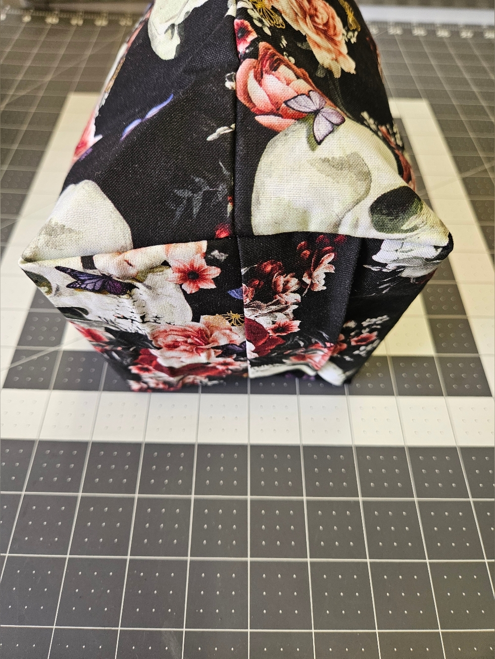 Floral Skull Cosmetic Bag - Black and Pink HANDMADE from RIKANDA'S CREATION'S - Picture 6 of 6